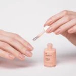 StraDerm maskuojamoji ir augimą skatinanti bazė su spalva NATURAL